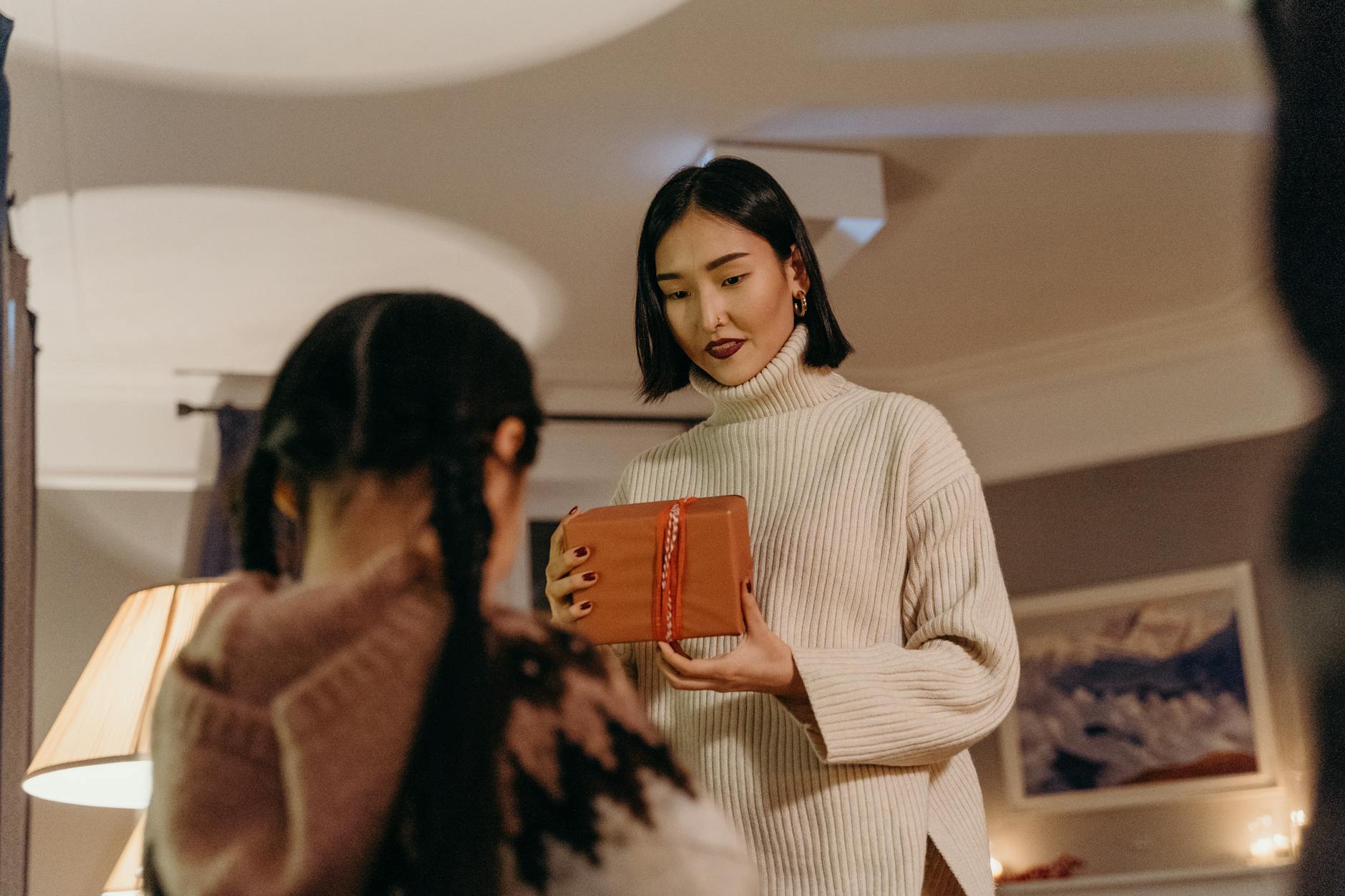 父母给子女买房：隐性赠与税 + 婚后变共同财产风险